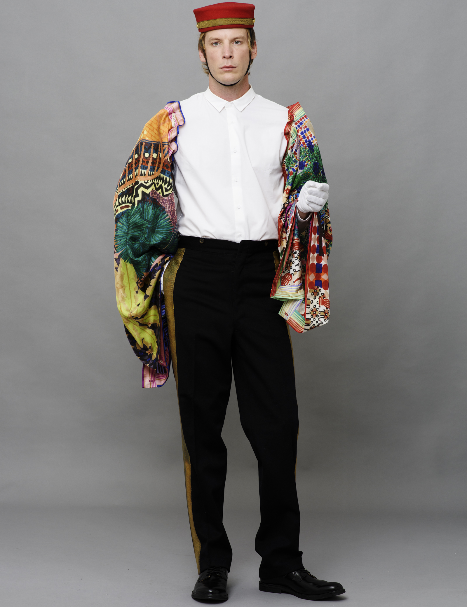 1X ELEVATOR LARGE & 1X CROSS STAIRCASE LARGE & 2X RIBBON