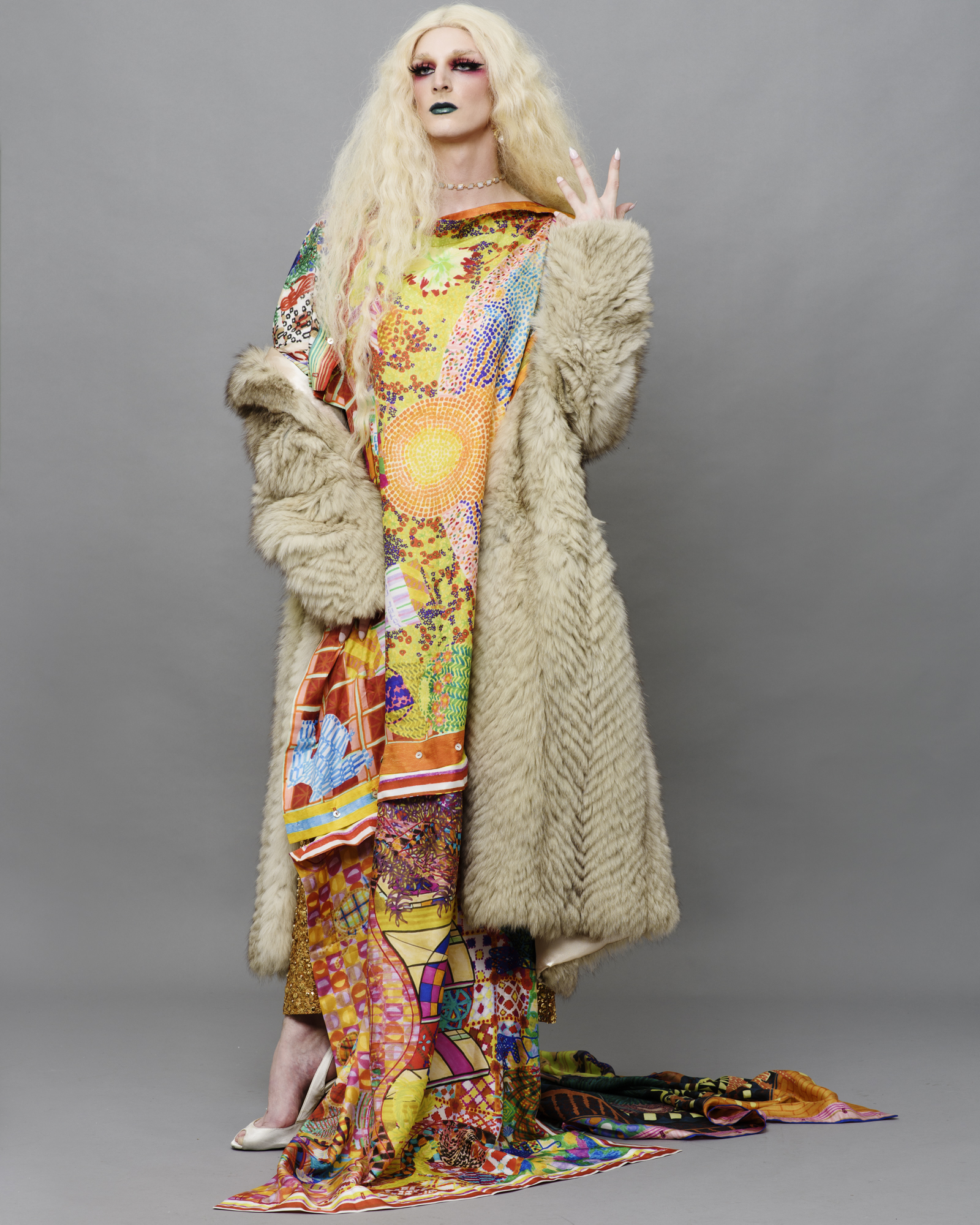 1x SWIMMING POOL LARGE + 1x TERRACE LARGE + 1x FOUNTAIN LARGE + 1x ELEVATOR LARGE